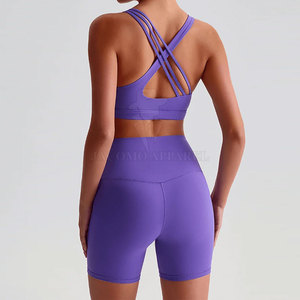 Conjunto de Top Deportivo y Pantalones Cortos de Yoga de Nailon y Spandex Premium para Mujer, Ropa Deportiva Personalizada con Logotipo para Gimnasio y Entrenamiento - Product Image 4