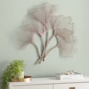 Art mural métallique fini à la main avec motif floral pour une décoration intérieure intemporelle dans les espaces de vie et les bureaux - Product Image 4