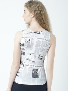 Débardeur pour femme à imprimé journal et motif lèvres rouges, col rond, sans manches, style décontracté, en polyester tricoté imprimé numériquement - Product Image 4