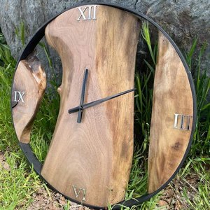 Reloj de Pared de Madera Hecho a Mano con Marco de Metal, Números Romanos, Estilo Antiguo, Redondo y Decorativo para Sala de Estar - Product Image 1