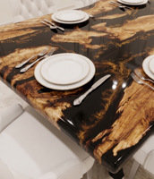 Table à manger moderne en bois massif avec bord naturel et résine époxy, style ferme, pour villa ou hôtel, avec pieds en métal doré, rectangulaire, faite à la main, personnalisable, 6 places