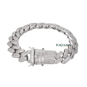 Bracelet chaîne en argent 925 pour homme avec moissanite taille baguette, sertissage en canal, design maillons de luxe, pour usage quotidien - Product Image 1