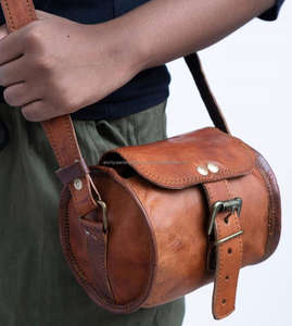 Petit sac polochon fait main en cuir de chèvre Vintage pleine fleur sac polochon de voyage en cuir véritable de créateur sacs de week-end pour unisexe - Product Image 2