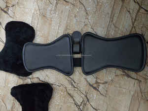 Sangle de cheval islandaise goujon en cuir noir et marron durable équestre frotter international personnalisable couleur Logo Design - Product Image 3