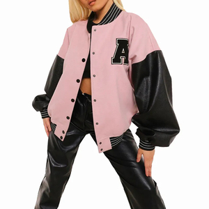 แจ็คเก็ตวาร์ซิตี้สีชมพูดำ หนัง PU ปักตัวอักษร A สไตล์ Preppy สำหรับทุกเพศ ใส่ได้ในฤดูใบไม้ร่วง ทรงหลวม แขนปกติ ปกเสื้อพับได้ - Product Image 1