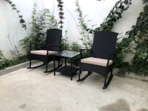 RK00064 Directo de fábrica en Vietnam, el más vendido, juego de sillas mecedoras modernas de ratán y acero, muebles de exterior con vidrio templado - Product Image 5