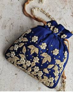 Bolso Potli Azul Cielo Hecho a Mano con Bordado de Hojas de Cobre Zardosi, Bolso de Mano Étnico con Cordón para Mujer, para Bodas y Eventos - Product Image 6