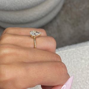 Anillo de Compromiso para Mujer, con Diamante Cultivado en Laboratorio de 2 Quilates, Corte Brillante, Chapado en Oro de 18K, Certificado, Moderno |   Joyería nupcial de lujo - Product Image 3