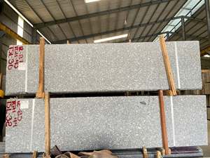 Granit Blanc Martelé Moderne du Vietnam, Écologique et Durable, Garantie 5+ Ans pour le Revêtement de Sol, les Trottoirs et les Revêtements Muraux - Product Image 1