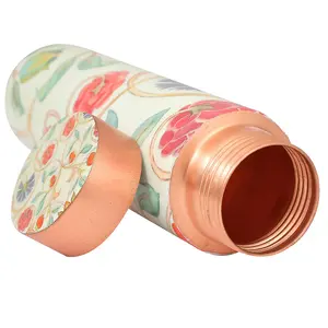 Bouteille d'eau artisanale en cuivre avec deux motifs floraux en verre meena, base couleur crème, fleurs multicolores, ensemble de bouteilles en cuivre - Product Image 3