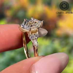 แหวนหมั้นผู้หญิง Charm_Jewells ชุบทองคำสีกุหลาบ เงินแท้ ประดับเพชรโมอิสซาไนต์ทรงปรินเซสคัท รับรองโดย IGI ดีไซน์คลาสสิกแบบมงกุฎ - Product Image 6