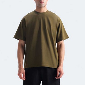 T-shirt Homme Col Rond Vert Olive Uni de Haute Qualité pour l'Été, Coupe Décontractée, Logo Personnalisé OEM, Fabriqué au Pakistan - Product Image 1