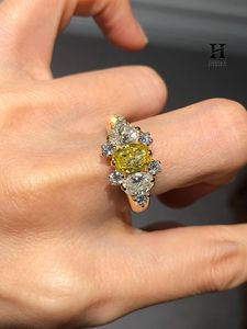 Anillo de compromiso vintage de oro de 14 quilates con diamantes amarillos de corte ovalado y múltiples piedras para mujer - Product Image 3