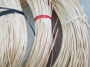 แกนหวายฟอกขาวธรรมชาติสำหรับเฟอร์นิเจอร์หวายสีขาวสไตล์โมเดิร์น ของตกแต่งบ้านสไตล์มินิมอล พร้อมผิวสัมผัสเรียบเนียน - Product Image 3