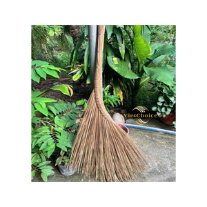 Escoba Ecológica y Duradera de Fibra de Coco con Mango de Madera para Uso en Exteriores - Varios Tamaños Disponibles - Vietchoice - Product Image 1