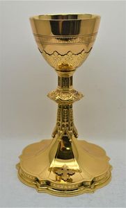 Traditional Metal Chalice And Ciborium <b>Set</b> For Sacred Worship Ceremonies With Decorative Religious Engraving And Fine Finish - Product Image 4