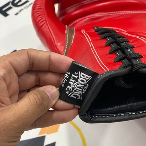 Gants de sparring personnalisés rouge/marron NO BOXING NO LIFE, en cuir de vache véritable, à lacets, pour le kickboxing, le Muay Thai, le MMA. - Product Image 5