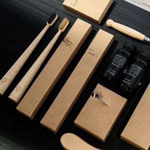 Nouvel ensemble de brosses à dents et de dentifrice jetables en papier kraft facile à déchirer pour hôtel, <span class=keywords><strong>kit</strong></span> de salle de bain avec peigne en bois, rasoir et articles de toilette - Product Image 4
