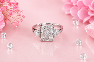 Bague de fiançailles pour femme en or blanc avec diamant taille marquise, style classique, diamant solitaire certifié IGI - Product Image 6