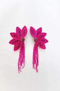 Pendientes de Moda Hechos a Mano con Bordado Floral y Cuentas, Joyería de Diseño Único para Uso Casual y Festivo - Product Image 6