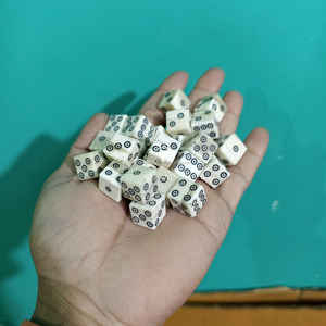 Juego de Dados Hechos a Mano con Hueso de Búfalo Blanco, Dados de Juego Premium a Precio de Mayoreo - Product Image 4