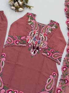 Nuevo Traje Salwar Farshi de Diseñador para Mujer, para Bodas y Fiestas Diwali, con Georgette Antiarrugas y Bordado con Hilos - Product Image 6