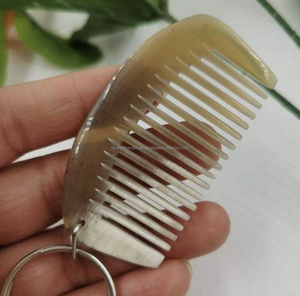 Peigne en corne naturelle poli, style nautique animalier, taille personnalisée, fait main, pour usage domestique et salon de coiffure - Product Image 2