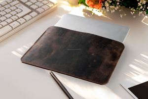 Funda para Portátil de Cuero Genuino de Grano Completo, Moderna, Duradera, Ligera y Portátil, Hecha a Mano para Oficina, Empresarios, Uso Diario y Viajes - Product Image 2