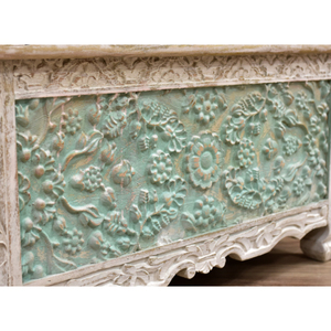 Coffre en bois massif sculpté antique de style traditionnel et rustique, écologique et durable, pour le bureau et le salon - Product Image 3