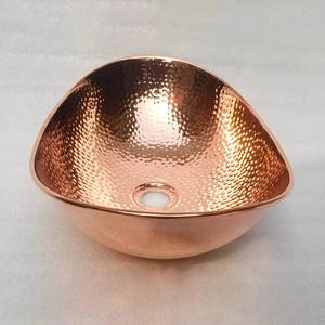 Lavabo Métallique Allongé Ovale en Cuivre Martelé, Évier de Comptoir Moderne en Métal pour Usage Domestique, Conception Durable - Product Image 2