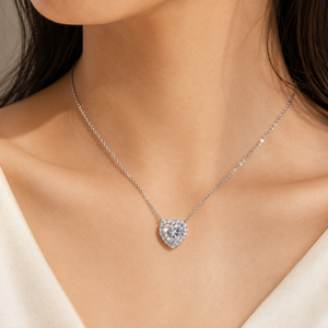 Collier pendentif de fiançailles en moissanite ronde avec halo en forme de cœur, cadeau de la Saint-Valentin pour femmes - Product Image 5