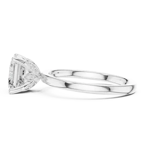 Bague Solitaire Intemporelle en Or Personnalisé avec Diamant de Laboratoire Rond Brillant de 2 carats, Tête à Double Griffes et Tige Solide, Bijou de Fiançailles - Product Image 4