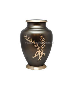 Urne de crémation humaine durable en laiton massif pour adultes pour le stockage durable des cendres avec un design artisanal unique - Product Image 1