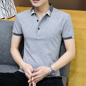 เสื้อโปโลแขนสั้นสีเขียวเข้มสำหรับผู้ชาย ทรงปกติ แต่งขอบตัดกัน ลำลอง ผ้าถัก สีพื้น - Product Image 5