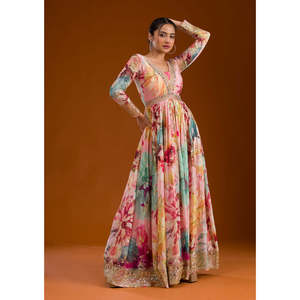 ชุดเดรส Anarkali คอวี งานแฮนด์เมดจาก Sai Creation Designer สำหรับงานปาร์ตี้ ลายดอกไม้ ทรงเอไลน์ เอวทรงเอ็มไพร์ ผ้าชีฟอง พร้อมกางเกง - Product Image 1