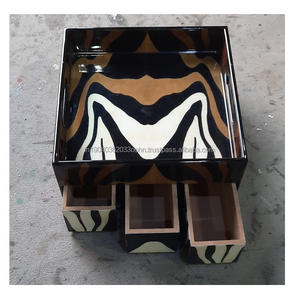 Bandeja de madera de tendencia superior con cajones en diseños y tamaños de impresiones personalizados para festivales y regalos para exportar desde la India - Product Image 1