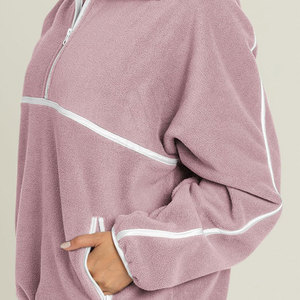 เสื้อสเวตเชิ้ตผู้หญิงพรีเมียม ผ้าเชอร์ปาฟลีซหนานุ่ม สำหรับฤดูหนาว มีโลโก้ด้านหน้า ผ้าหนัก 340 กรัม เหมาะสำหรับวันอากาศหนาว - Product Image 2