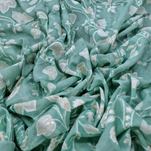 Tela de crepé de viscosa lista para coser con estampado posicional, tela orgánica transpirable y suave para la confección de prendas étnicas. - Product Image 2