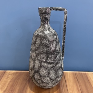 Florero Decorativo de Aluminio con Acabado Negro Antiguo, Diseño Artesanal, Decoración para el Hogar FV601 - Product Image 2