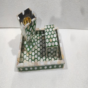 Porte-encens artisanal pour les célébrations de l'Aïd et la décoration intérieure du Ramadan, brûleur de Bakhoor arabe artisanal avec incrustation de nacre - Product Image 2