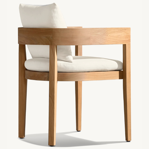 Une chaise en teck avec accoudoirs, au style simple et moderne, pour l'extérieur, équipée de mousse souple. - Product Image 1