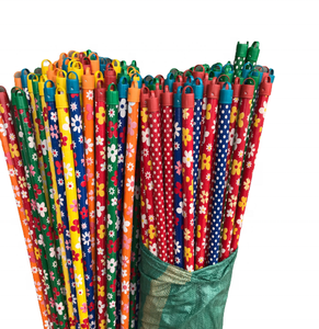 Precio de Fábrica, Palo de Escoba de Madera, Mango de Escoba con Diseño de Flores y Puntos, Alta Calidad/ Mango de Escoba de Madera/ Palos de Escoba - Product Image 1