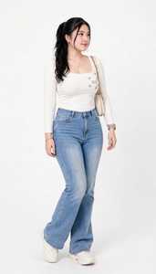 Camiseta blanca de manga larga con cuello cuadrado y estampado de letras de mariposa para mujer, informal, ajustada - Product Image 2