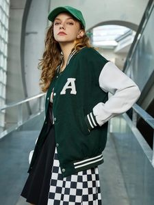 Blouson Bomber Rose Femme Style Universitaire Coupe Courte Ajustée Broderie Personnalisée Coton Matelassé Vente en Gros Blouson Universitaire Femme - Product Image 3