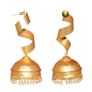 Boucles d'oreilles jhumka en laiton plaqué or, finition mate, tendance, fait à la main, léger, pour filles et femmes, vente en gros - Product Image 2