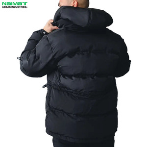 Chaqueta Acolchada Negra Sólida Personalizada con Capucha para Hombre, Abrigo Grueso Acolchado para Invierno, Ropa de Abrigo Cálida para Exteriores - Product Image 5