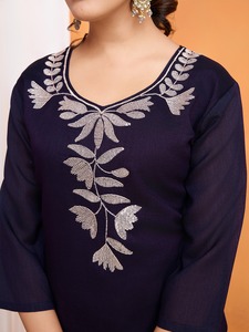 Conjunto de Salwar Kameez de Algodón Morado Oscuro de Lujo con Bordado Zari Plateado, Kurta Recta de Secado Rápido y Pantalón, para Bodas y Fiestas Indias y Pakistaníes - Product Image 5