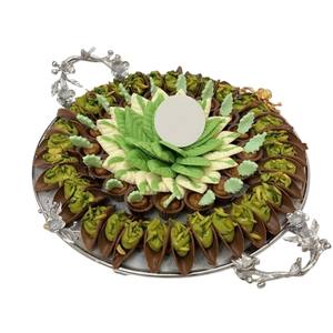 Bandeja de chocolate clásica hecha a mano, plato de regalo de metal para bombones, elegante arreglo de postres para el hogar y eventos especiales en oferta - Product Image 1