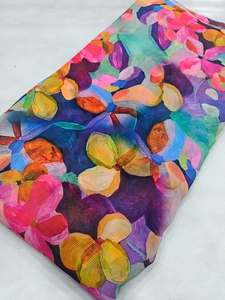 Tissu imprimé numérique de qualité supérieure en polyester, coton, rayonne et mousseline à motifs floraux pour robes, chemisiers et vêtements féminins - Product Image 5