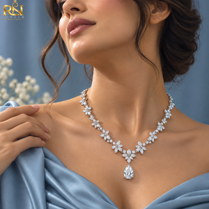 สร้อยคอทรงหยดน้ำประดับเพชรแล็บโกรว์ลายดอกไม้ Royal Vine |   ทองคำแท้ 9K 14K 18K เครื่องประดับชั้นดี ดีไซน์พฤกษศาสตร์ ประดับอัญมณีอย่างมีศิลปะ - Product Image 2